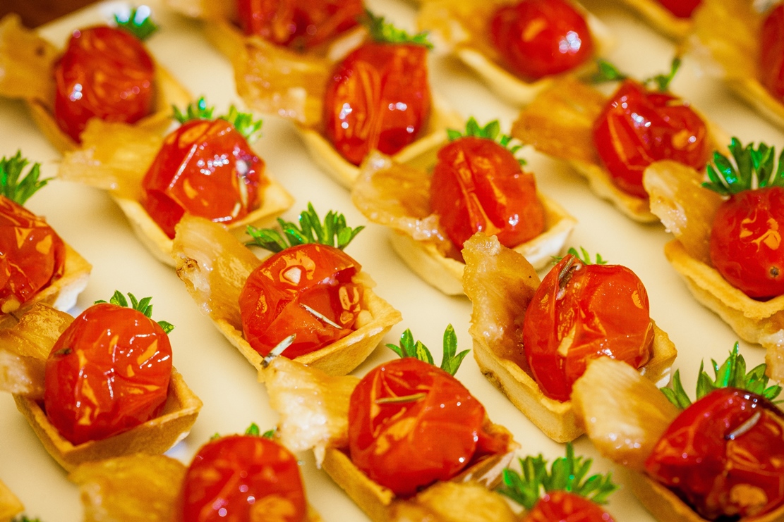 CESTINHAS DE TOMATE CONFIT SUPERIOR comidinhas casamento