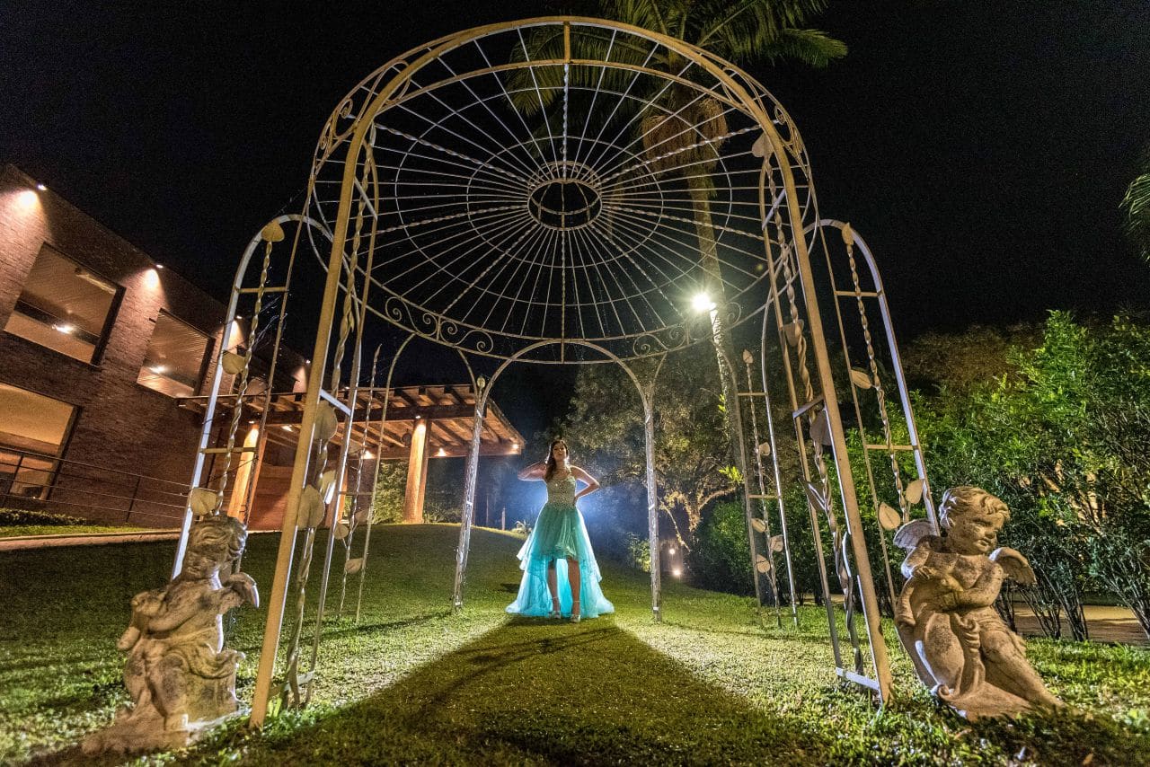 debutante foto com vestido azul 15 anos